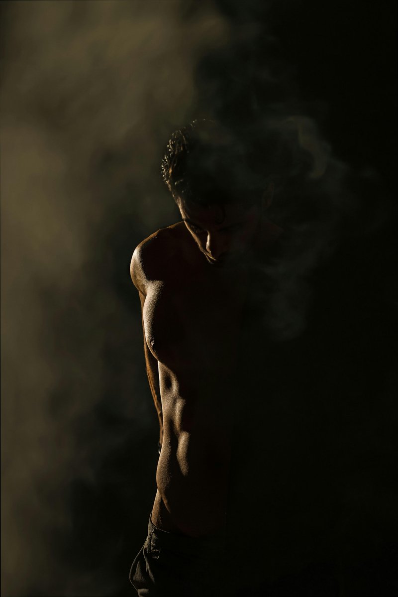 How Performance Pressure Sabotages Your Erections visual metaphor – confidence and energy