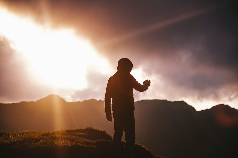 Why Manual Enlargement Is Gaining Ground in 2025 visual metaphor – confidence and energy