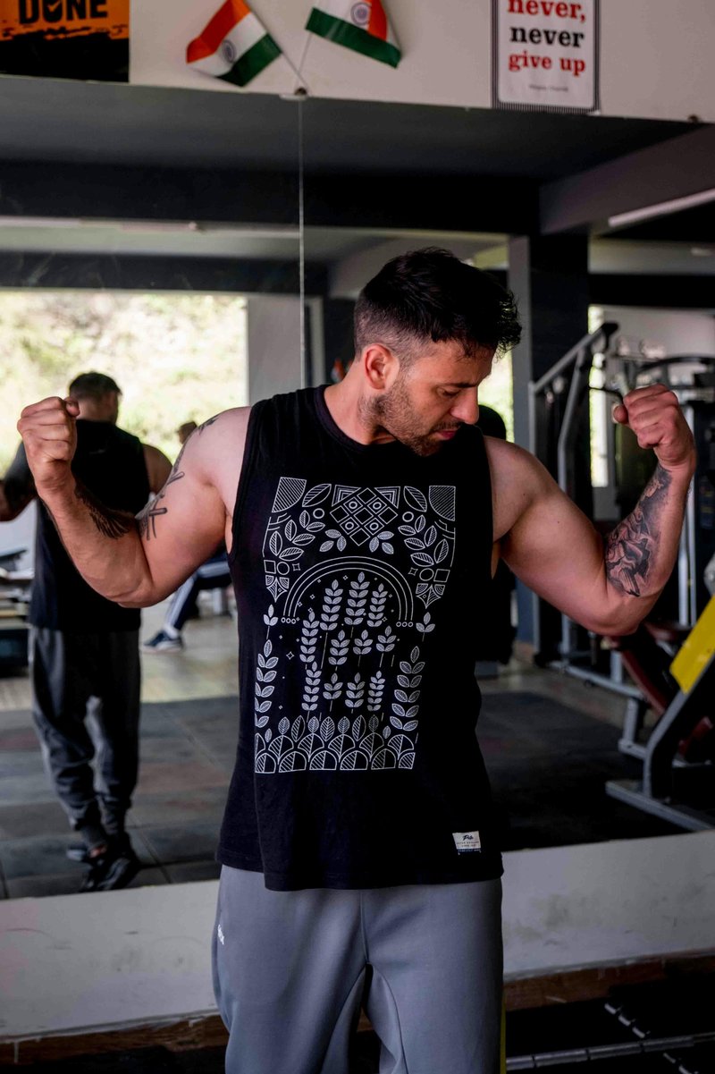No Clue What Works Anymore? Here's What Actually Boosts Male Performance in 2025 visual metaphor – confidence and energy