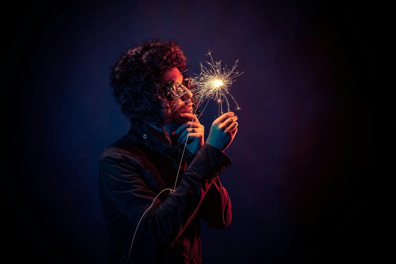 Unlock the Scent Advantage: Pheromones, Power & Presence visual metaphor – confidence and energy
