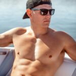 Does NoFap Make Your Penis Bigger? visual metaphor – confidence and energy