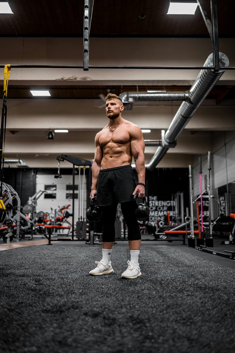 Testosterone Boosting Morning Habits for Energy and Performance – masculine growth symbolism