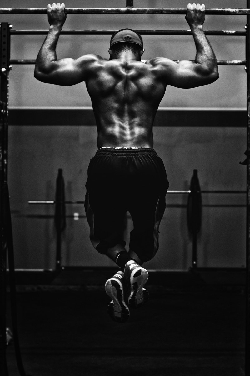 Blue Light and Testosterone: Is Screen Time Making You Weak? visual metaphor – confidence and energy