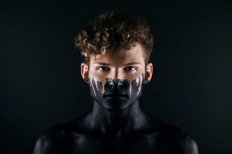 Sexual Confidence for Men Under 30? Proven Steps to Stop Overthinking visual metaphor – confidence and energy