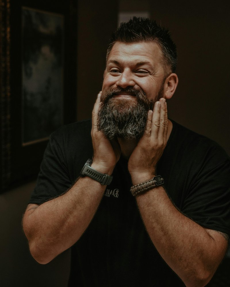 How to Be Proud of Your Body as a Man (Even If You’re Insecure) visual metaphor – confidence and energy