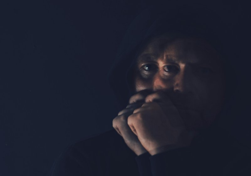 Digital Detox for Men: Reignite Libido by Unplugging visual metaphor – confidence and energy