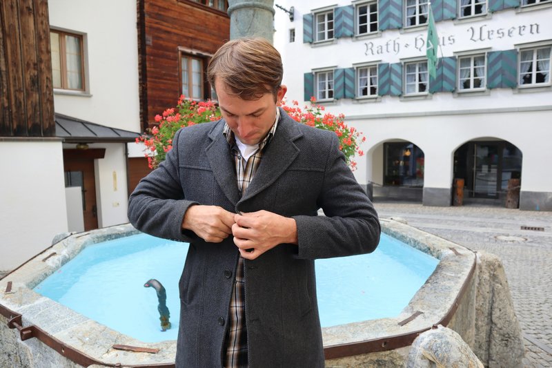 Emotional Intelligence in Relationships: The Masculine Advantage visual metaphor – confidence and energy