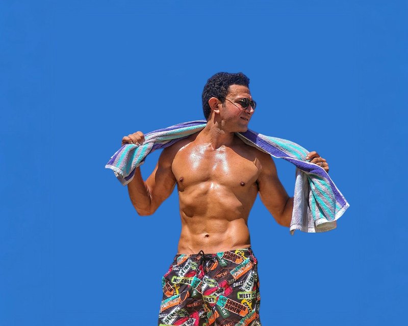 The Secret Link Between Pelvic Floor and Male Sexual Power visual metaphor – confidence and energy